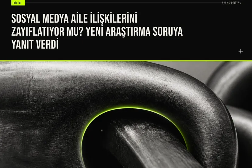 Ergenler ve ebeveynler sosyal medya kullanırken aile bağlarının zamanla zayıflamadığına dair NTNU araştırmasının bulgularını gösteren bir sahne.