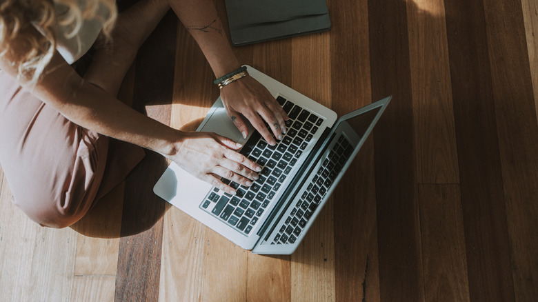 MacBook yavaşsa önce bunları deneyin: macOS’in yerleşik hız ipuçları