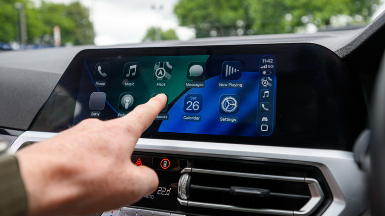 Apple CarPlay Ultra: Sadece lüks Aston Martin'larda, genleşme yavaşlıyor