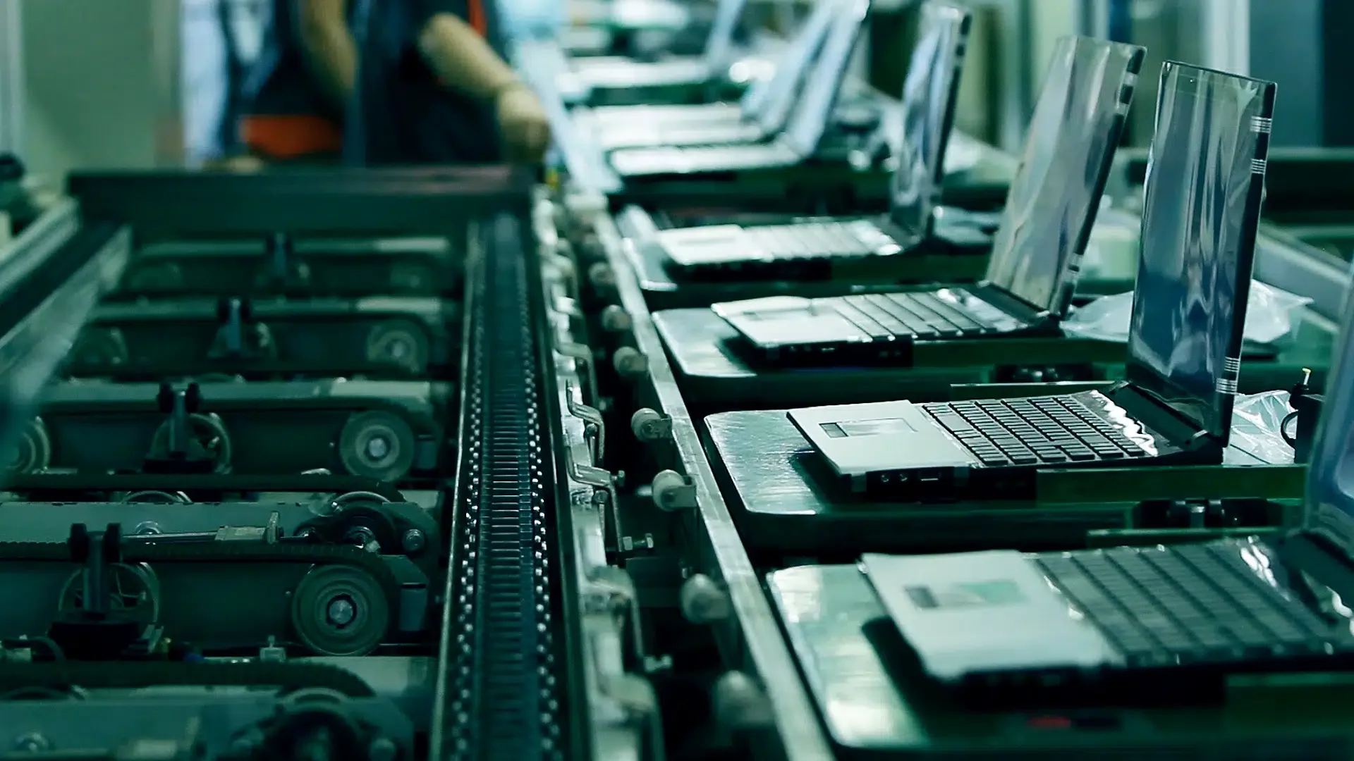 Devasa markalar da dibe vurdu: HP ve Dell'de çift haneli düşüş