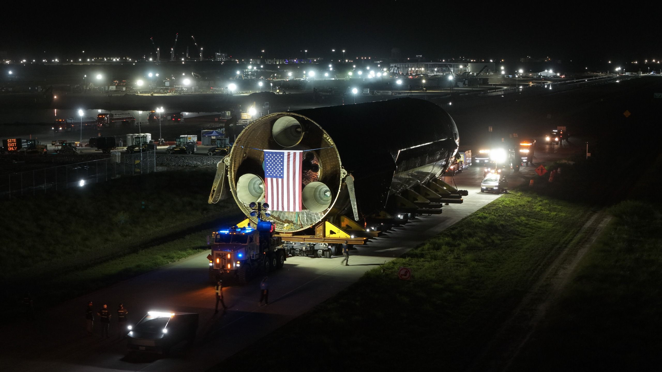 Uzaya çıkıp sağ kalan ilk Starship, 24 gün denizde çekilerek fırlatıldığı üsse geri döndü