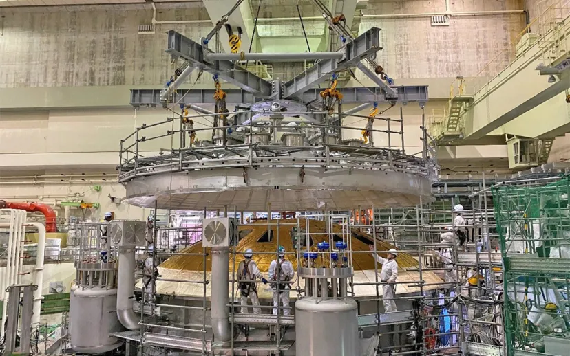 Dunyanin en buyuk tokamak fuzyon reaktoru faaliyete gecti