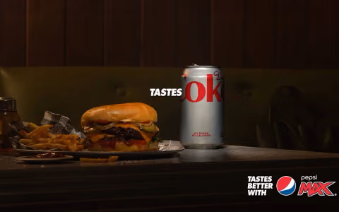 Pepsi yine coca colayi hedef aldi
