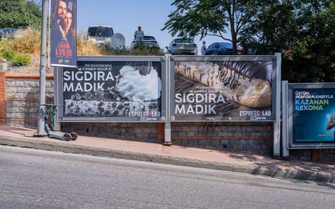 Reklam panolarına sigmayacak kadar buyuk