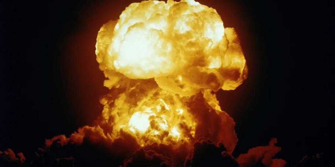 İşleri atom bombasının gelişimini mümkün kıldı.